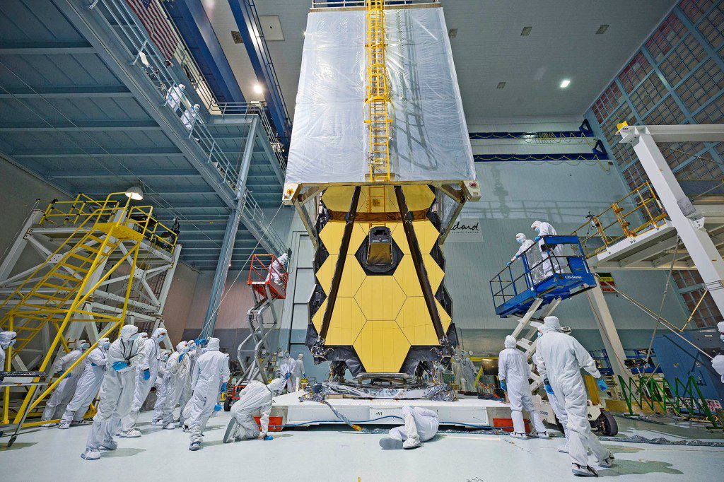 Was aussieht wie ein Science-Fiction-Teleporter, der auf dem James-Webb-Weltraumteleskop der NASA positioniert ist, ist es tatsächlich "Zelt reinigen." Das