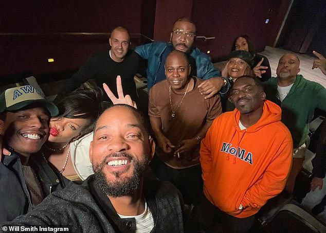 Berühmte Freunde: Will Smith, 54, setzte sein schauspielerisches Comeback am Montag fort, als er ein mit Stars besetztes Foto der Emancipation Show mit Rihanna, A$AP Rocky, Dave Chappelle, Tyler Perry und mehr teilte.
